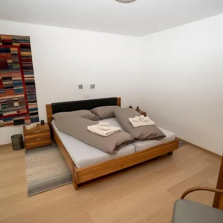 Apartment Chasa Miramunt 6